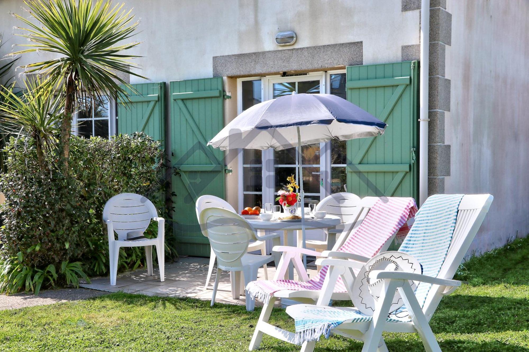 LocaLise - Maison G5 au Guilvinec - A 50m de la mer avec jardin et piscine - Tout à pied, plages, port, centre, commerces, marché - Wifi inclus - Animaux bienvenus - Linge de lit inclus Esterno foto