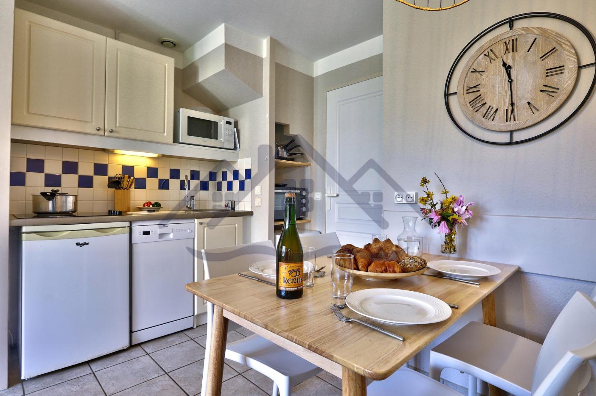 LocaLise - Maison G5 au Guilvinec - A 50m de la mer avec jardin et piscine - Tout à pied, plages, port, centre, commerces, marché - Wifi inclus - Animaux bienvenus - Linge de lit inclus Esterno foto